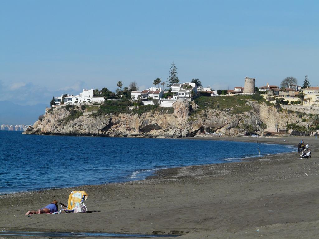 Atico En Rincon De La Victoria Apartment Exterior photo