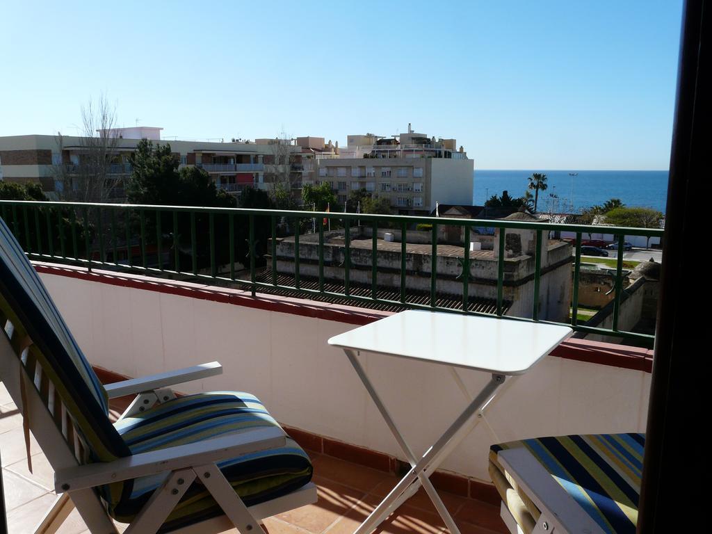 Atico En Rincon De La Victoria Apartment Exterior photo