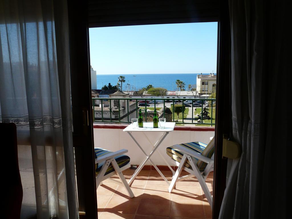 Atico En Rincon De La Victoria Apartment Exterior photo